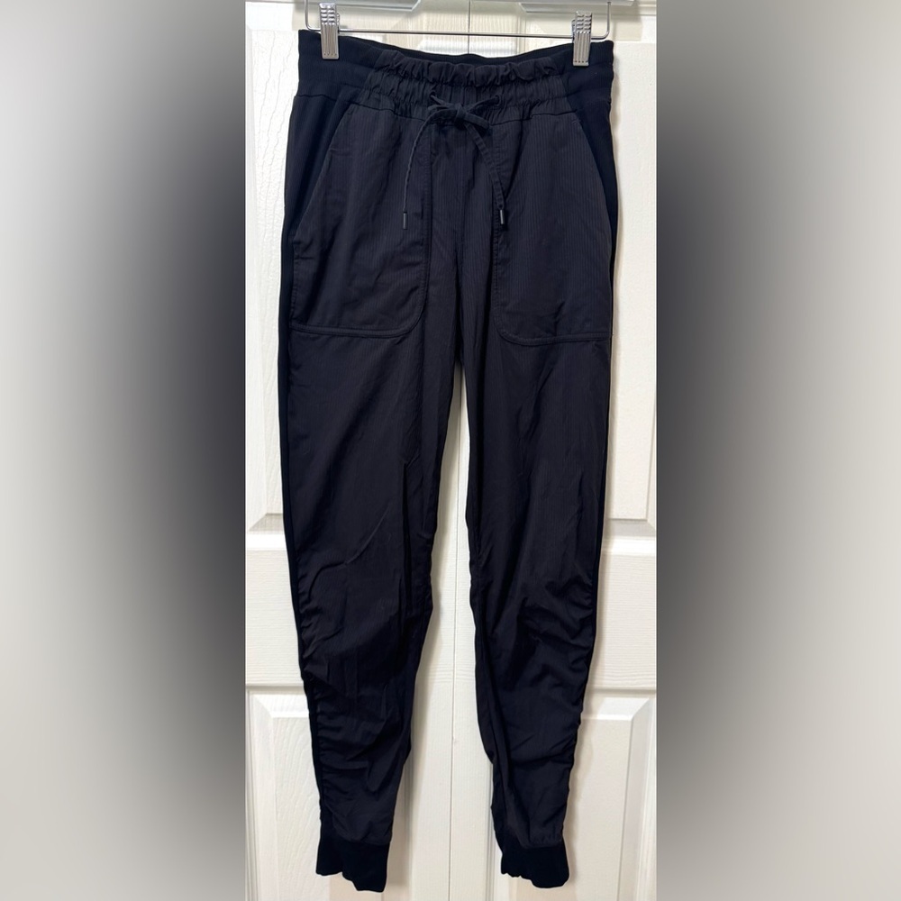 Lululemon Dance Studio Jogger Black Ruched Leg Size 4